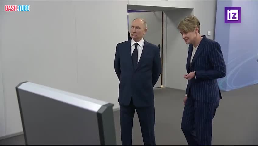 ⁣ Владимиру Путину на выставке рассказали про компании, которые занимаются высокотехнологичным оборудованием