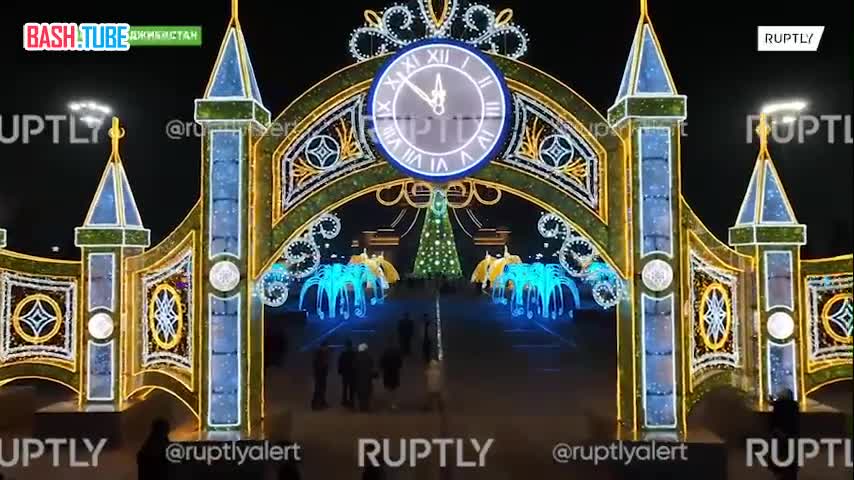 ⁣ Главную площадь Душанбе украсили к Новому году