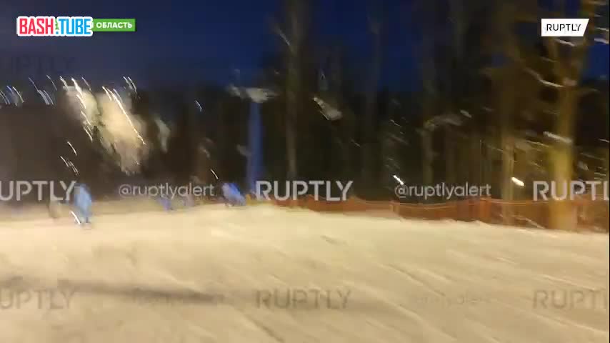 ⁣ Подъемник с людьми сломался на горнолыжном курорте «Степаново» в Московской области
