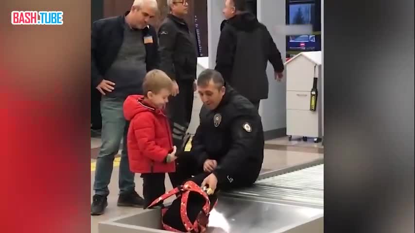 ⁣ 6-летний ребенок пронес пистолеты в аэропорт турецкой Бурсы