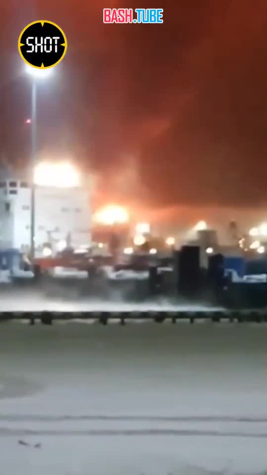 Мощный пожар на угольном терминале в Усть-Луге Ленинградской области