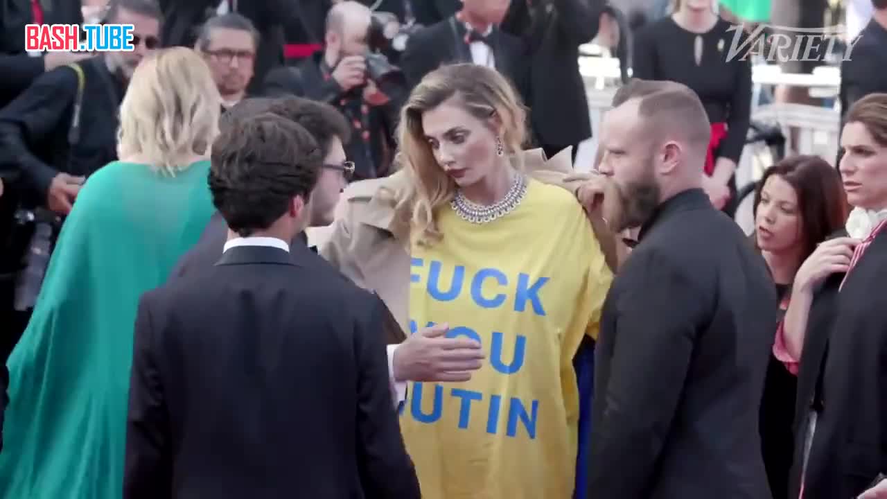⁣ Украинскую супермодель Алину Байкову не пропустили на Каннский фестиваль из-за футболки с нецензурной надписью про Путина