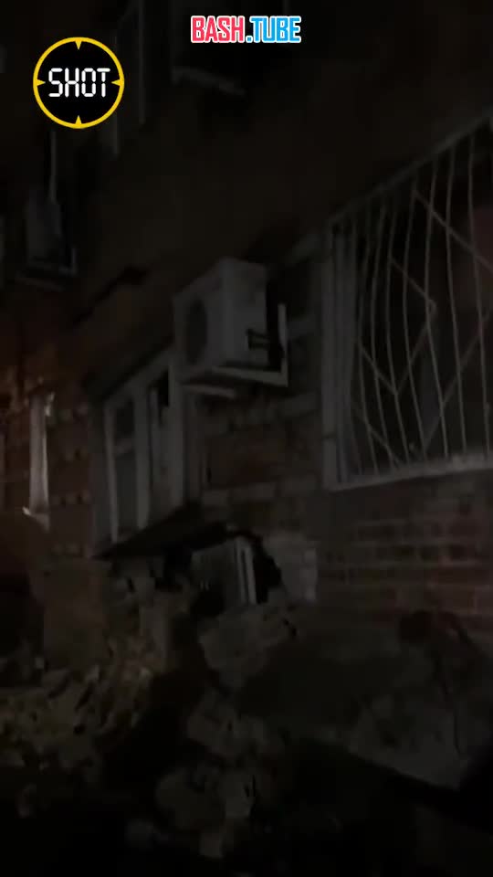 ⁣ Стена жилого дома обрушилась на улице Нариманова в Ростове-на-Дону