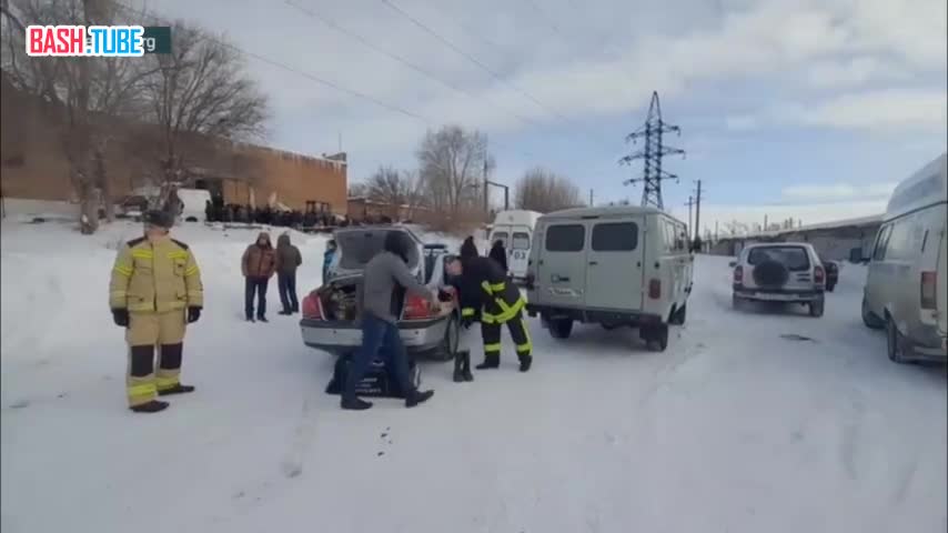⁣ Все рабочие, оказавшиеся под завалами после взрыва на канализационно-насосной станции в Новотроицке, спасены