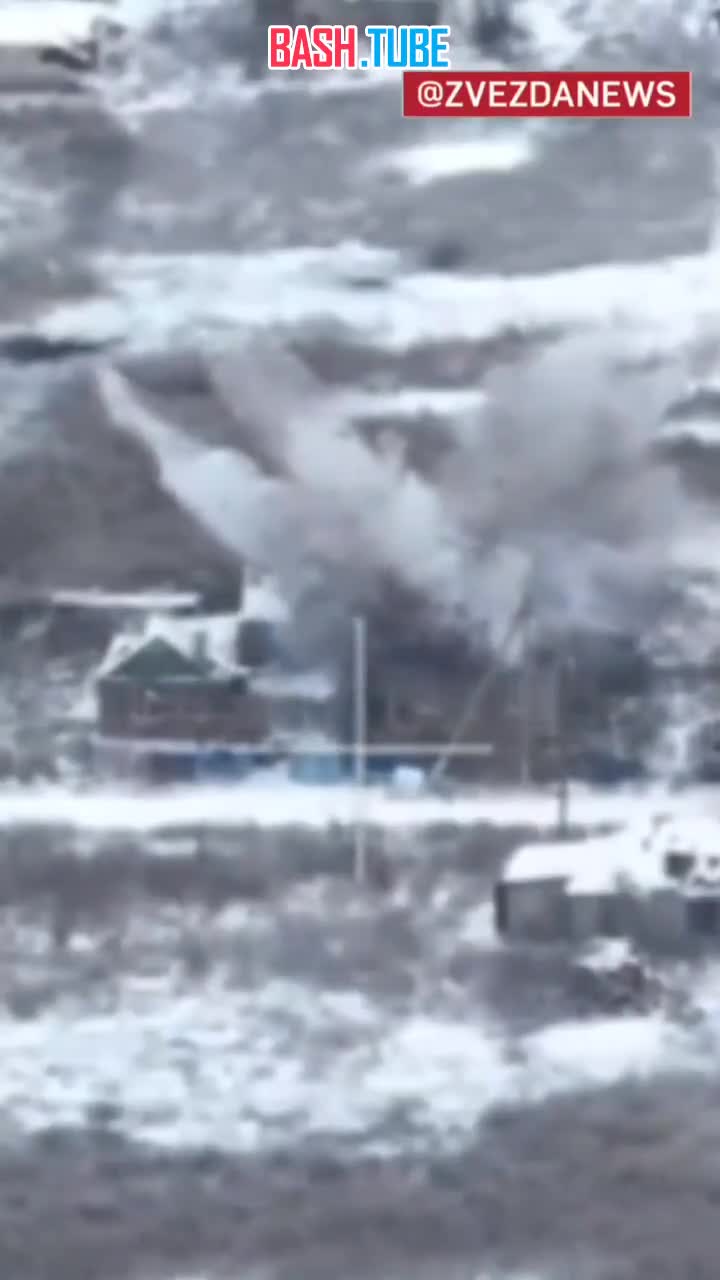 ⁣ Т-90М сносит дом, в котором разместились боевики