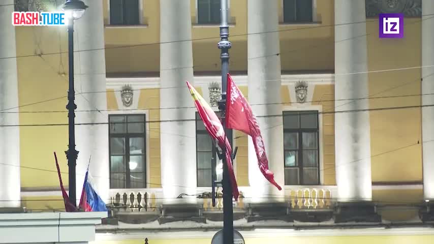 ⁣ Экспозиция военной ретротехники «Ленрезерва» развернута на Дворцовой площади в Петербурге