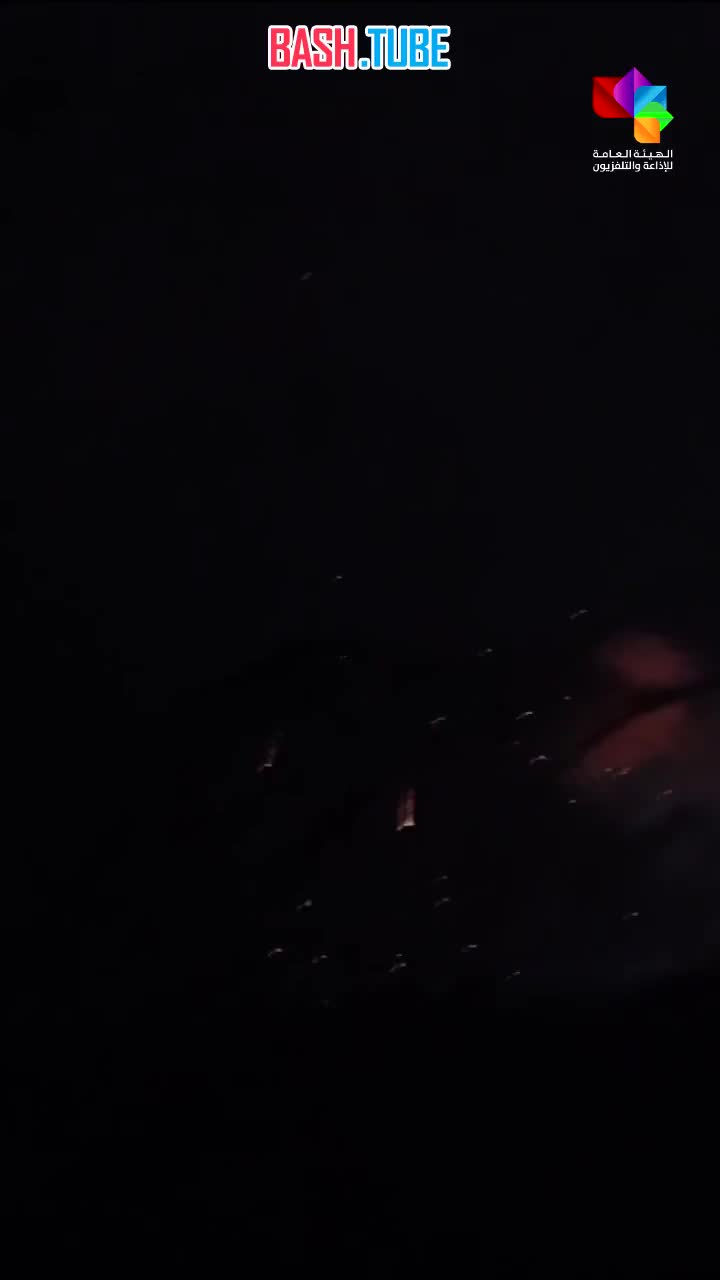 ⁣ Пожар начался на американской базе на месторождении газа «Конико» на востоке Сирии после ракетного обстрела