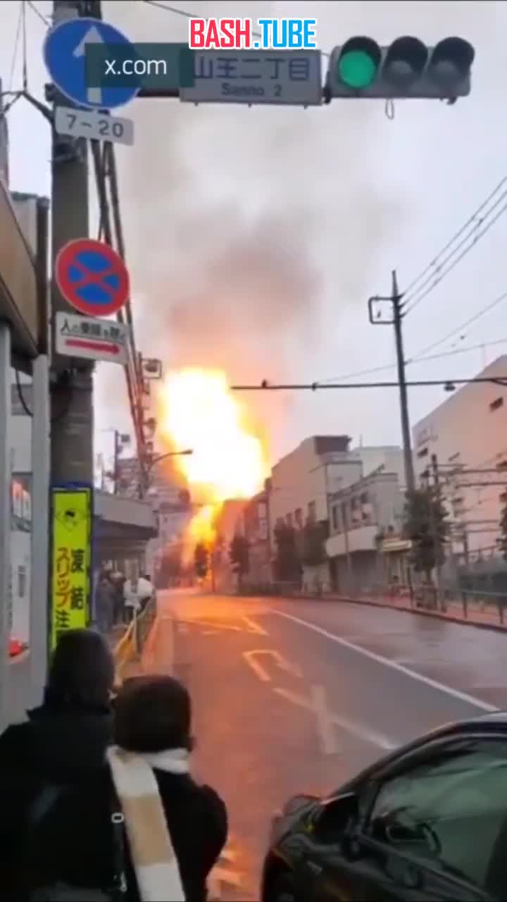  Огромное пламя взметнулось над рестораном в Токио