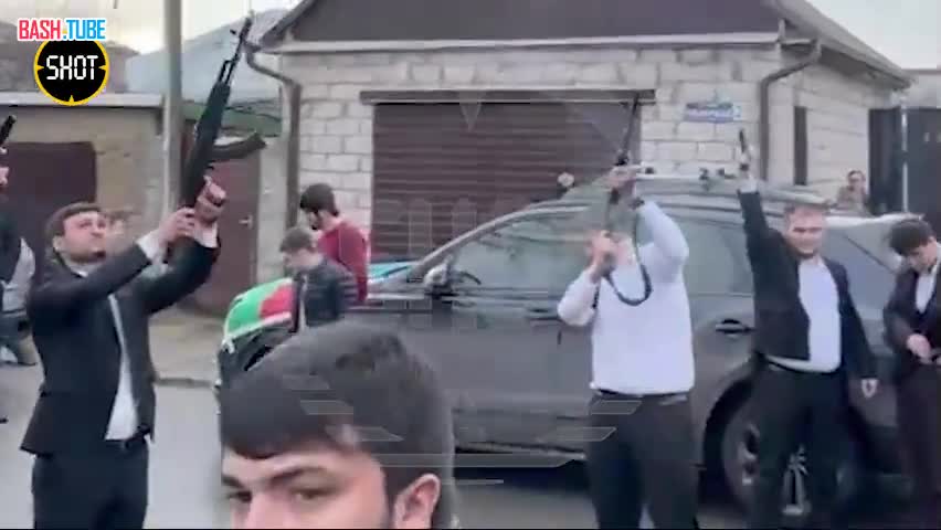 ⁣ Сын председателя азербайджанской диаспоры в КЧР открыл стрельбу на улицах Черкесска вместе со своими друзьями