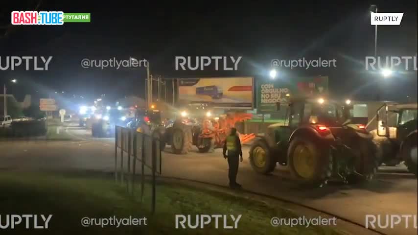 ⁣ Фермеры Португалии присоединились к массовому протесту аграриев ЕС, блокировав границу с Испанией