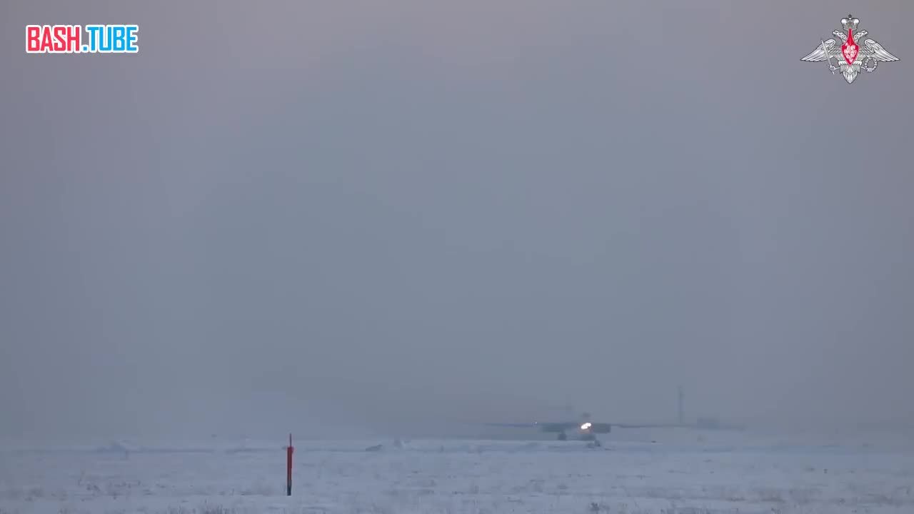  2 стратегических ракетоносца Ту-160 выполнили плановый полет над акваторией Северного Ледовитого океана и моря Лаптевых