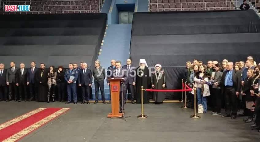 ⁣ Родным погибших членов экипажа Ил-76 вручили Ордена Мужества
