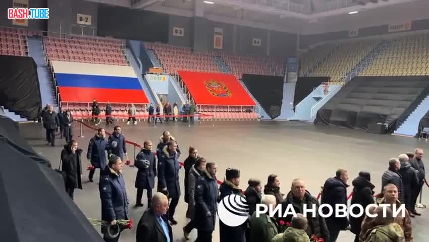 ⁣ В Оренбурге проходит церемония прощания с погибшими членами экипажа Ил-76