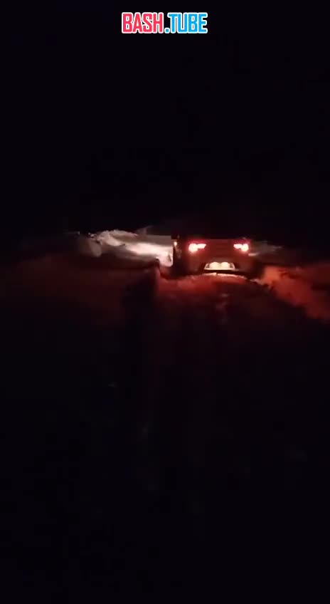 ⁣ В Баймакском районе, вблизи села Ишмурзино легковой автомобиль Kia Rio застрял в снежном заносе
