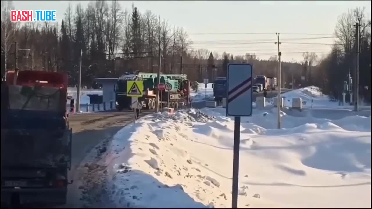 ⁣ В Пермском крае поезд снёс грузовик на переезде
