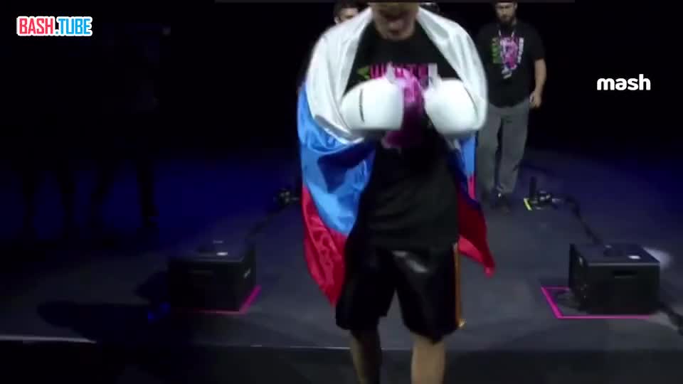 ⁣ Блогер и боец Даня Милохин оформил нокаут в своем дебютном боксерском поединке