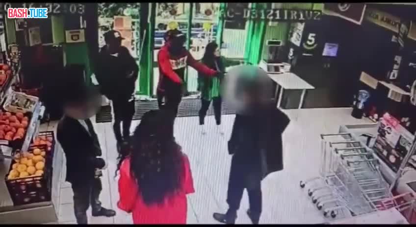 ⁣ Двое мужчин, возрастом 30 и 42 года, попытались украсть алкоголь в магазине в Сочи