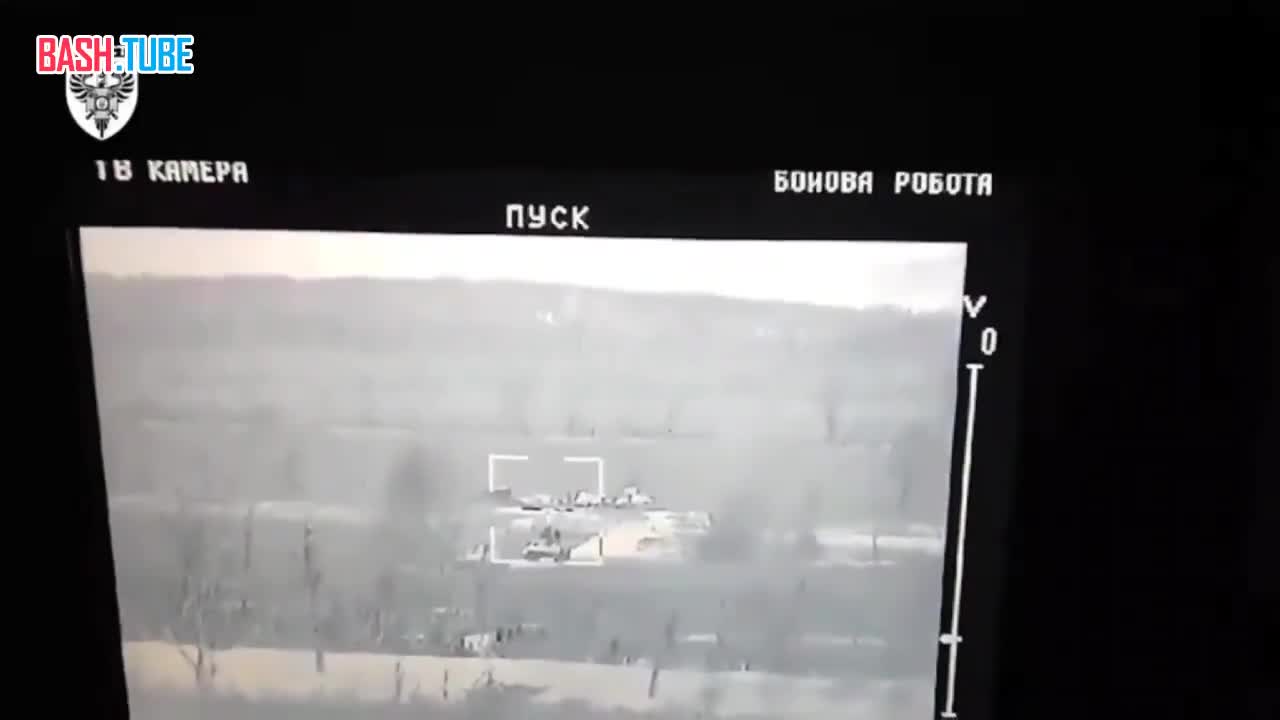⁣ Танк Т-90 ВС России выдерживает удар ПТУР «Стугна-П» и FPV-дрона ВСУ, не получив серьезных повреждений