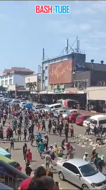 ⁣ Многомиллионная забастовка муниципальных служащих в ЮАР г. Дурбан привела к анархии и беспорядкам