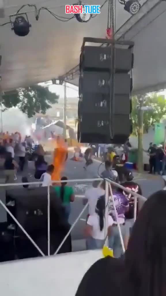 ⁣ 19 человек получили серьезные ожоги во время карнавала в Доминиканской республике