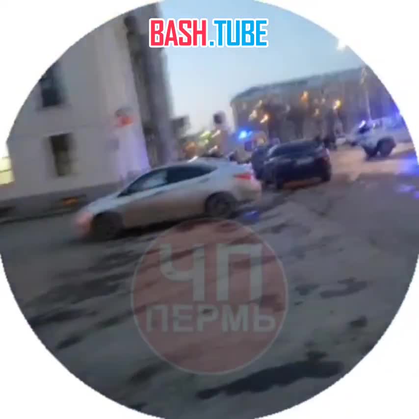 ⁣ В здании избирательного участка в Перми произошел взрыв, сообщил источник RT