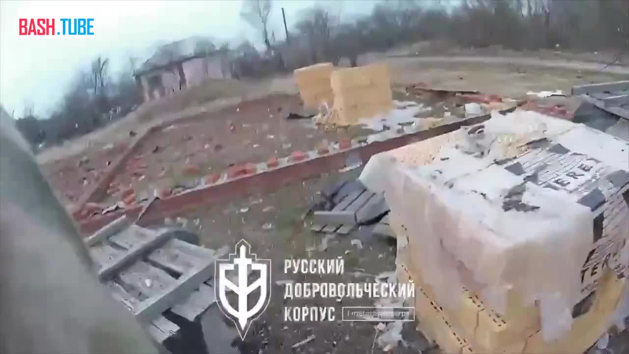 ⁣ Боевик РДГ не смог поразить танк ВС РФ из противотанкового гранатомета из-за неправильного использования этого оружия