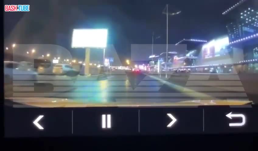 ⁣ Момент нападения на «Крокус сити холл» попал на видеорегистратор подъезжающей к комплексу машины