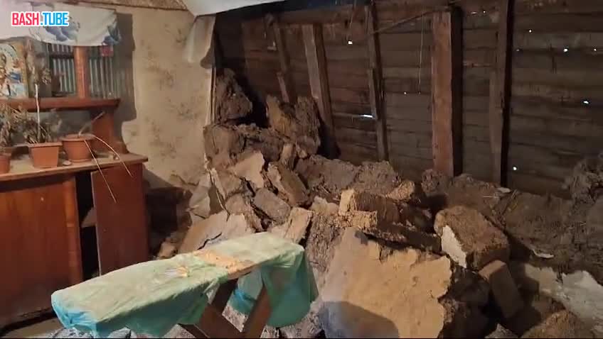 ⁣ Жилой дом рухнул в Батайске на ул. Половинко, хозяйка чудом не пострадала