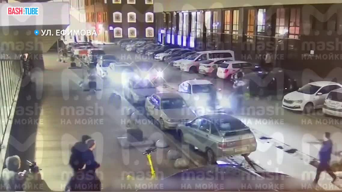 ⁣ Массовая потасовка со стрельбой возле метро «Сенная» за ТЦ «Пик»