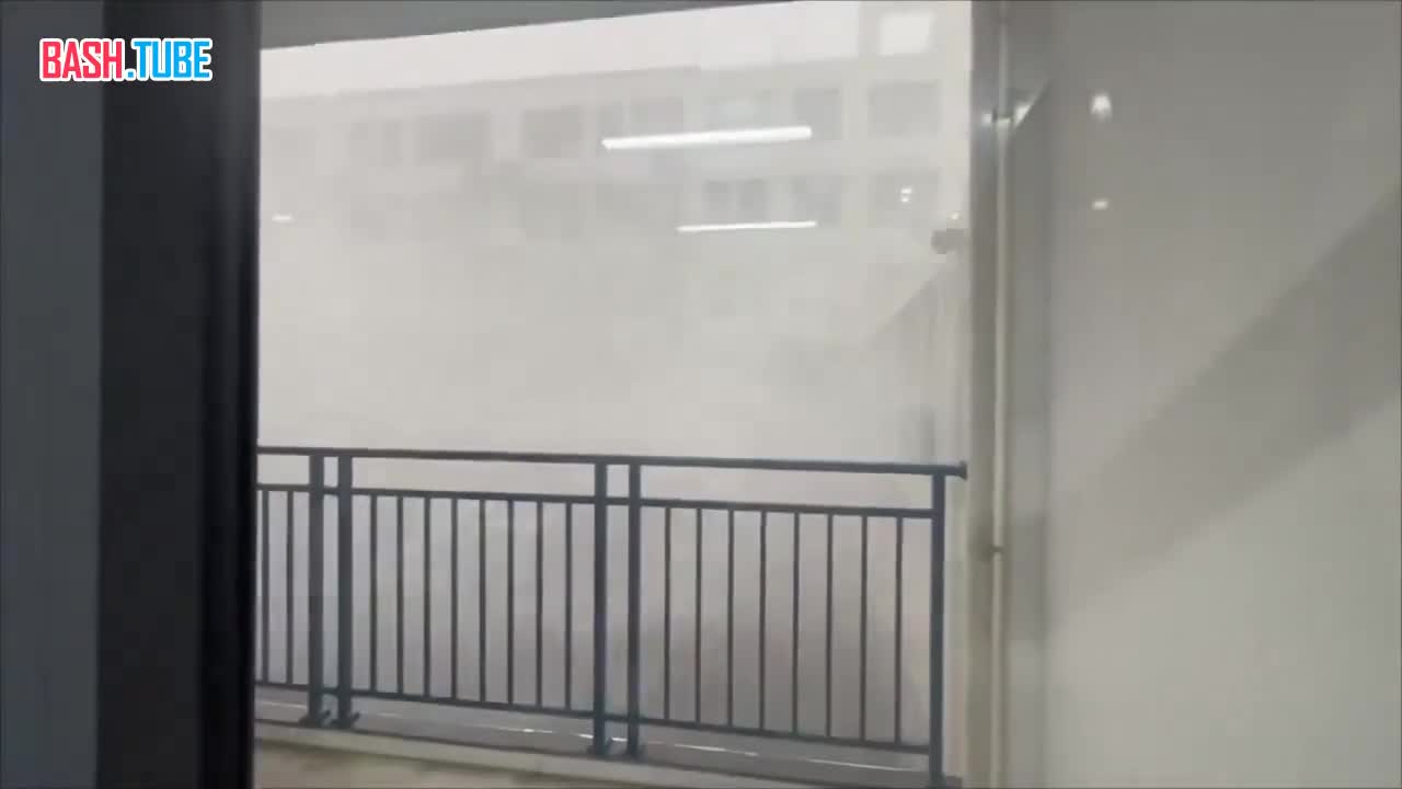  Видео сильнейшего шторма с ливнями и градом, который обрушился сегодня на провинцию Чжэцзян в Китае