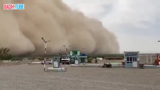 ⁣ Песчаная буря накрывает город Кандагар в Афганистане