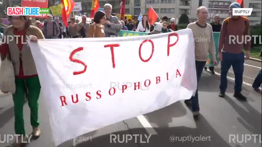 ⁣ Тысячи человек вышли на «Марш мира» в Берлине, требуя прекращения боевых действий на Украине и в секторе Газа