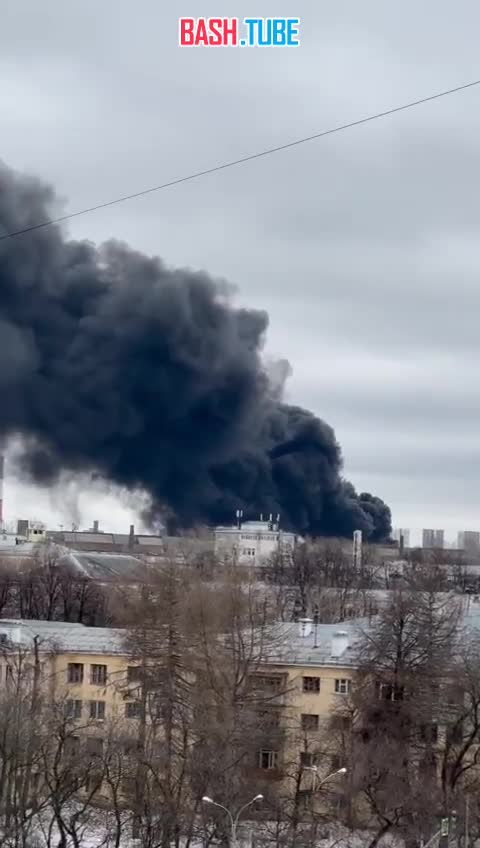 ⁣ Площадь пожара на заводе «Уралмаш» увеличилась до 4000 квадратных метров