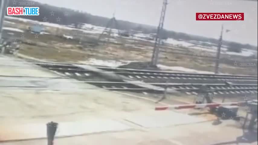 ⁣ Последние секунды перед смертельным столкновением поезда с пассажирским автобусом в Ярославской области