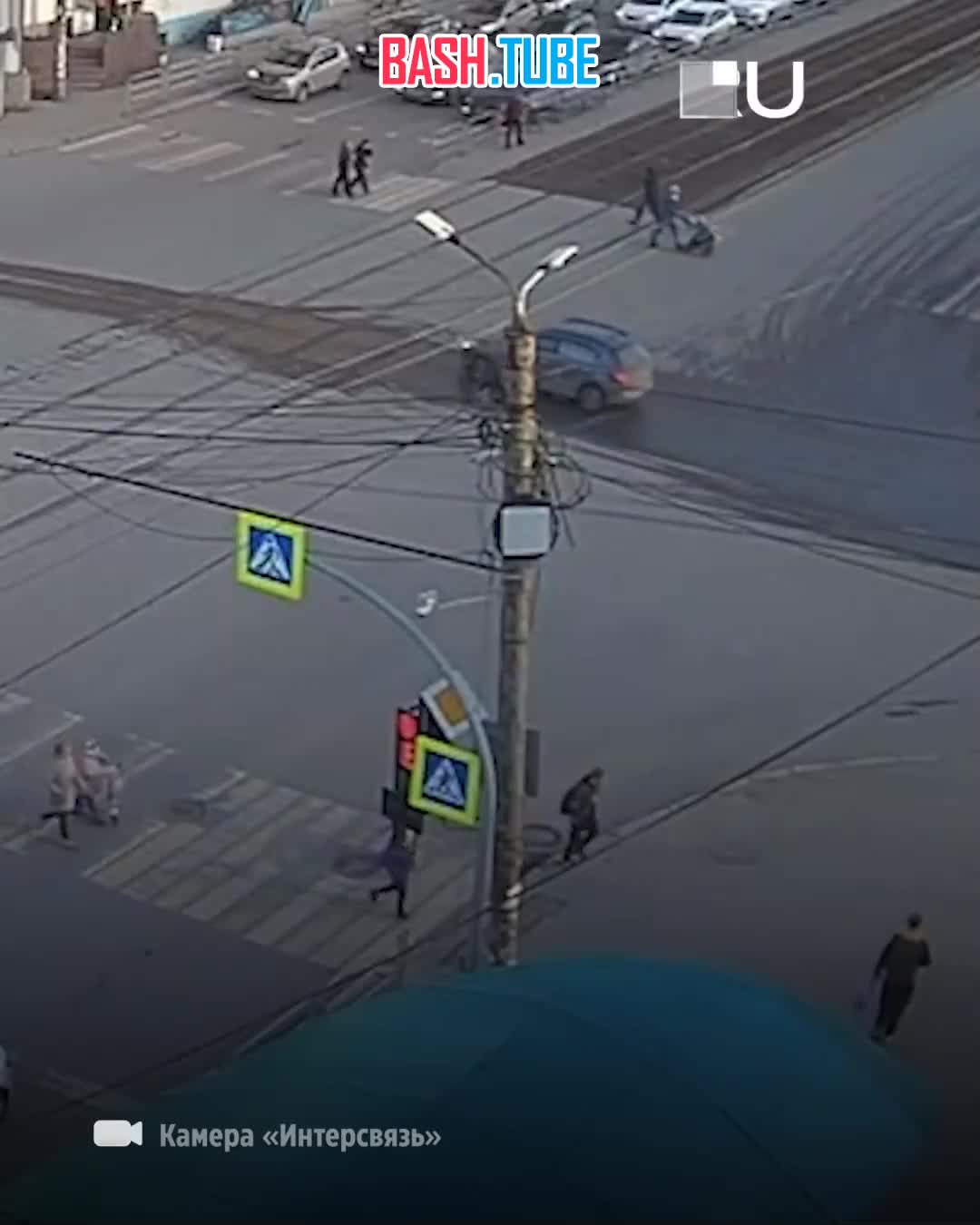  На пересечении улиц Гагарина и Руставели в Челябинске велосипедист сбил ребенка на самокате