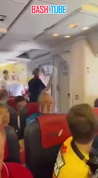  Самолет авиакомпании Azur Air задымился при попытке вылета из Пхукета в Сочи