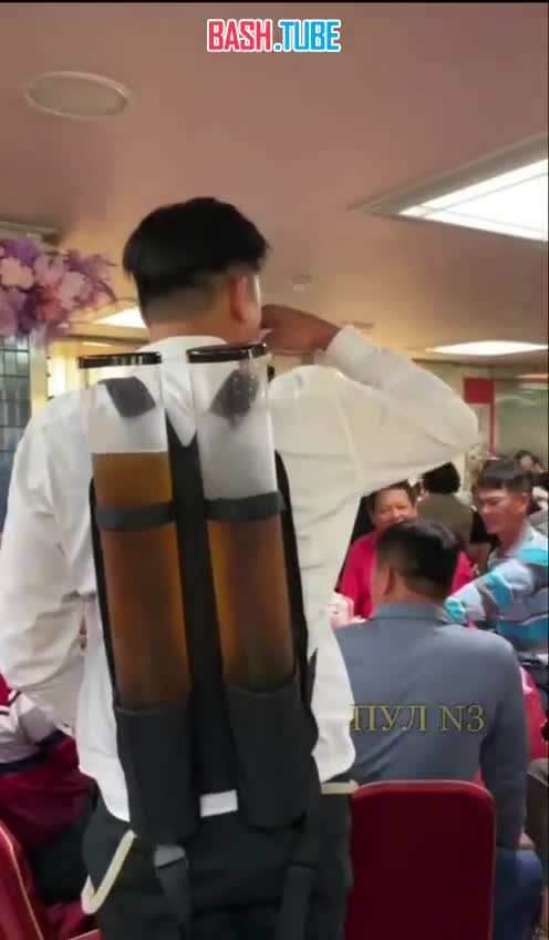 ⁣ Китайцы придумали «пивной» рюкзак