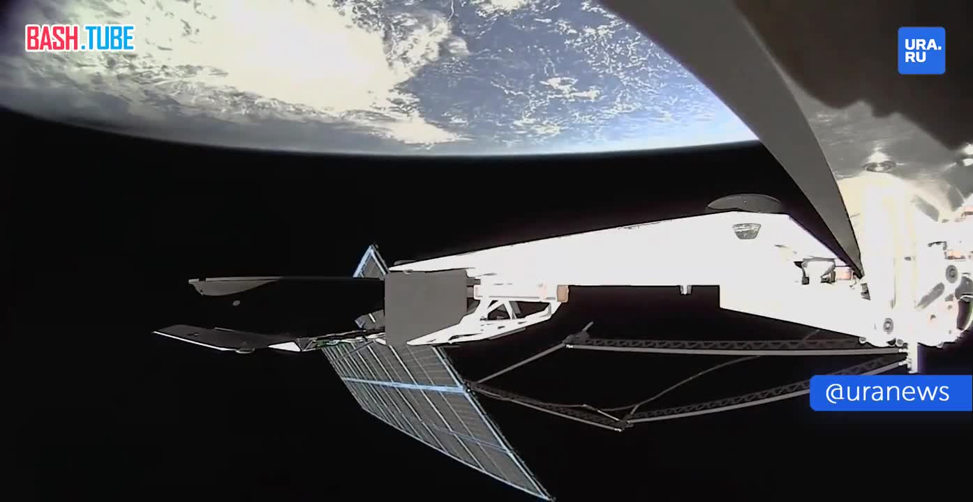 ⁣ «Это черная дыра»: Илон Маск опубликовал вид с орбиты на Северную Америку во время солнечного затмения