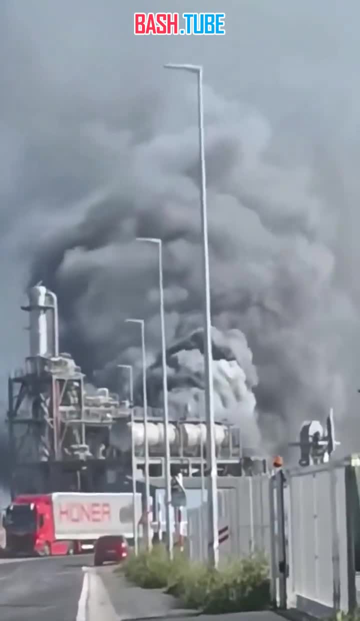 ⁣ Взрыв и пожар на заводе с опасным производством (категории SEVESO) в Сете, Франция