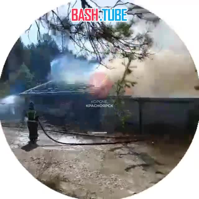  Подписчик прислал видео, как взорвался газовый баллон во время пожара в СНТ «Строитель»