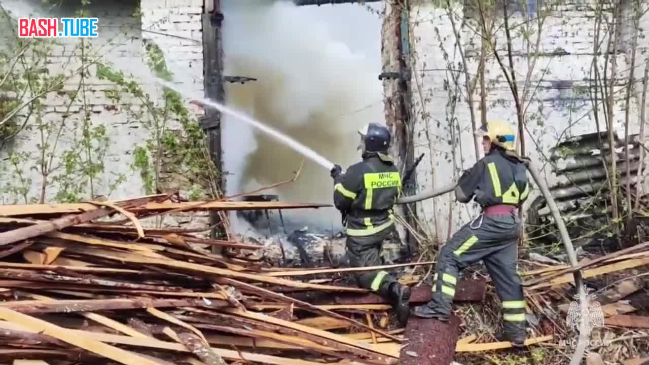 ⁣ В Калужской области огнеборцы МЧС России потушили крупный пожар