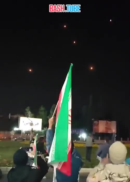 ⁣ Кадры, на которых, предположительно, показан запуск баллистических ракет по Израилю со стороны Ирана