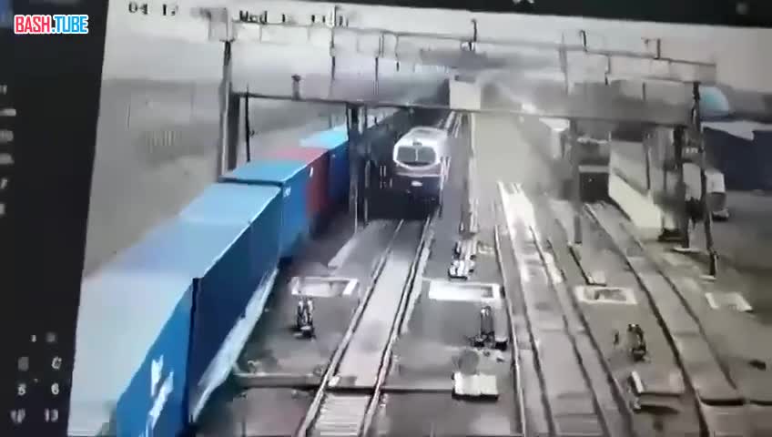 ⁣ В Казахстане поезд сошёл с рельсов на станции Достык произошла ЖД авария