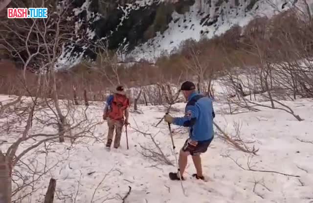 ⁣ Восемь часов сотрудники МЧС России спасали туриста с горы в Сочи
