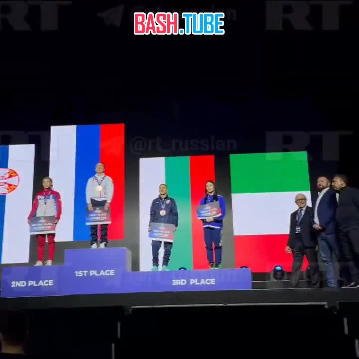  Гимн России выключился во время награждения на чемпионате Европы по боксу в Сербии. Зал допел его хором