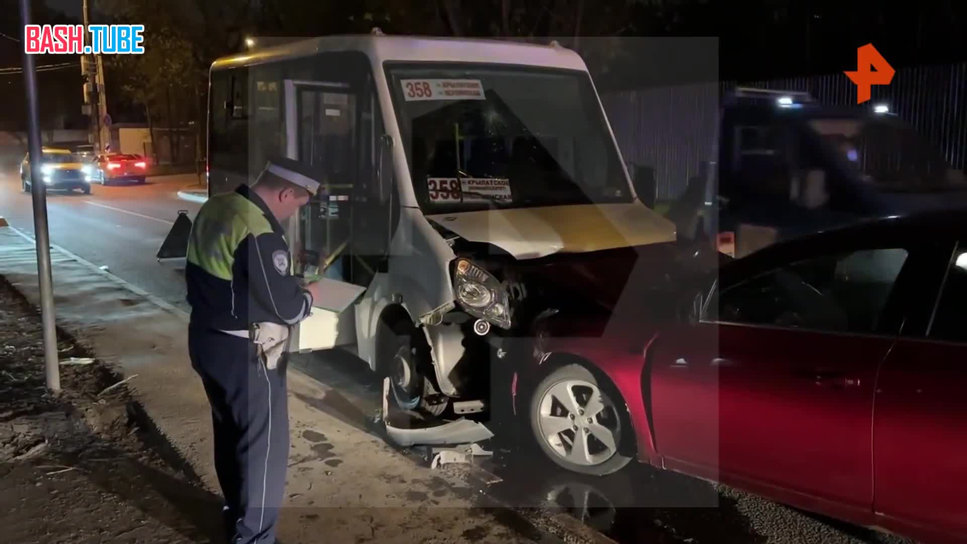 ⁣ Маршрутка и авто столкнулись на северо-западе Москвы - пострадали три человека. Об этом РЕН ТВ сообщает столичный ГУ МВД
