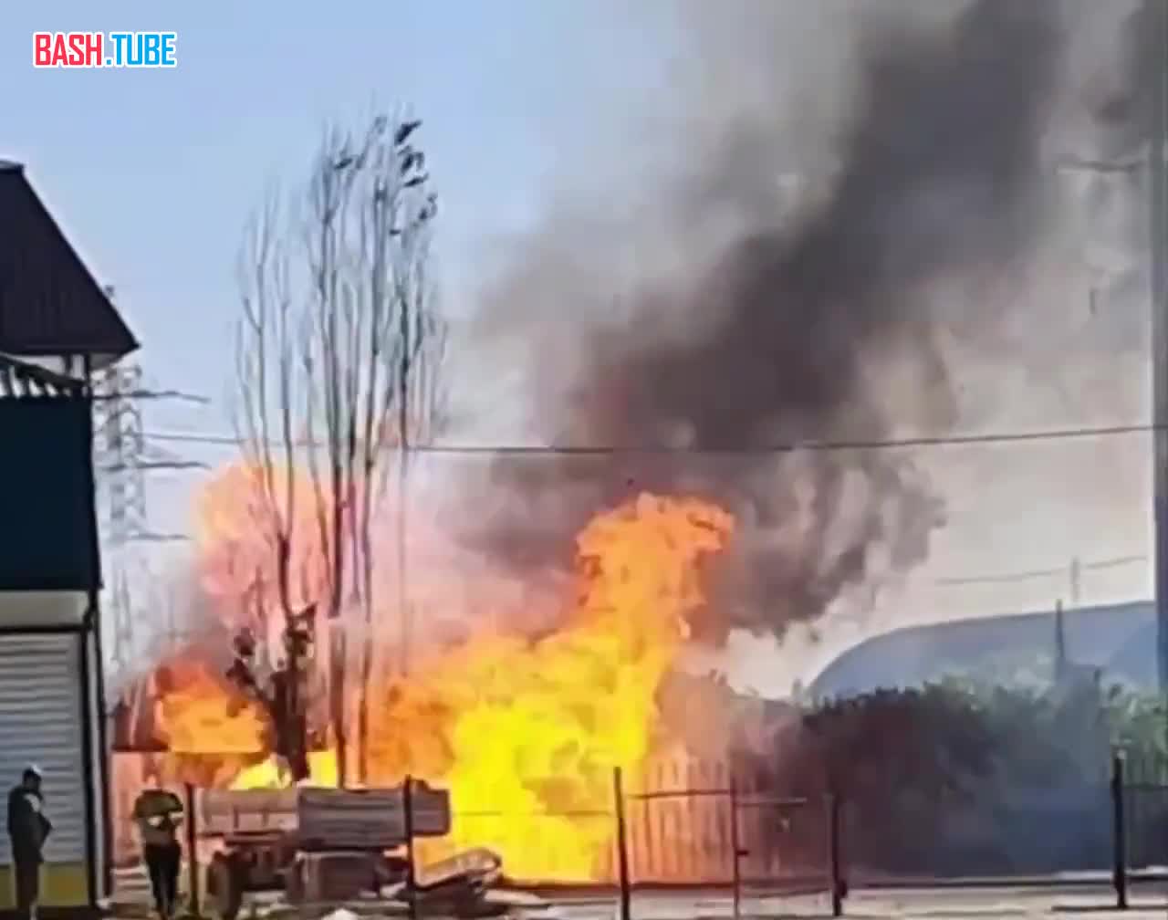 ⁣ Украинский БПЛА атаковал газозаправочную станцию в Шебекино Белгородской области
