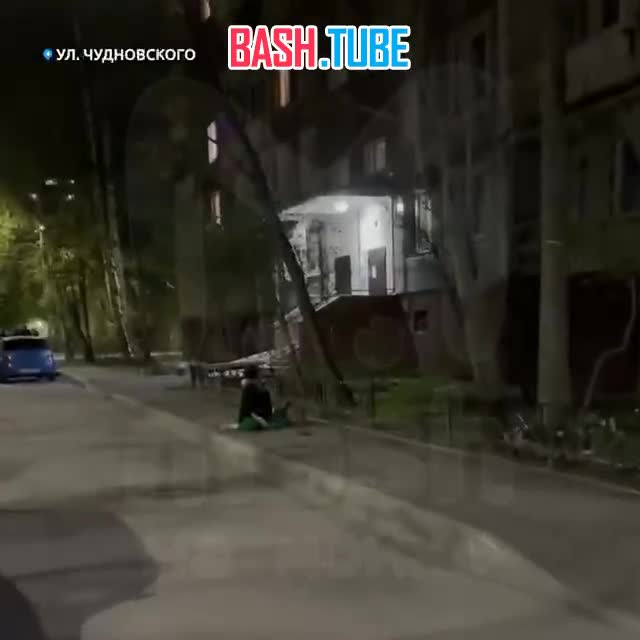 ⁣ Агрессивный ревнивец пытался зарезать свою жену во дворе дома на Чудновского