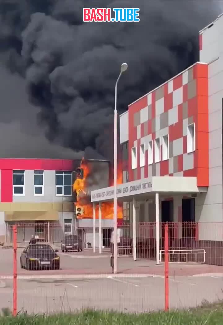 ⁣ В Каменске-Уральском жуткий пожар