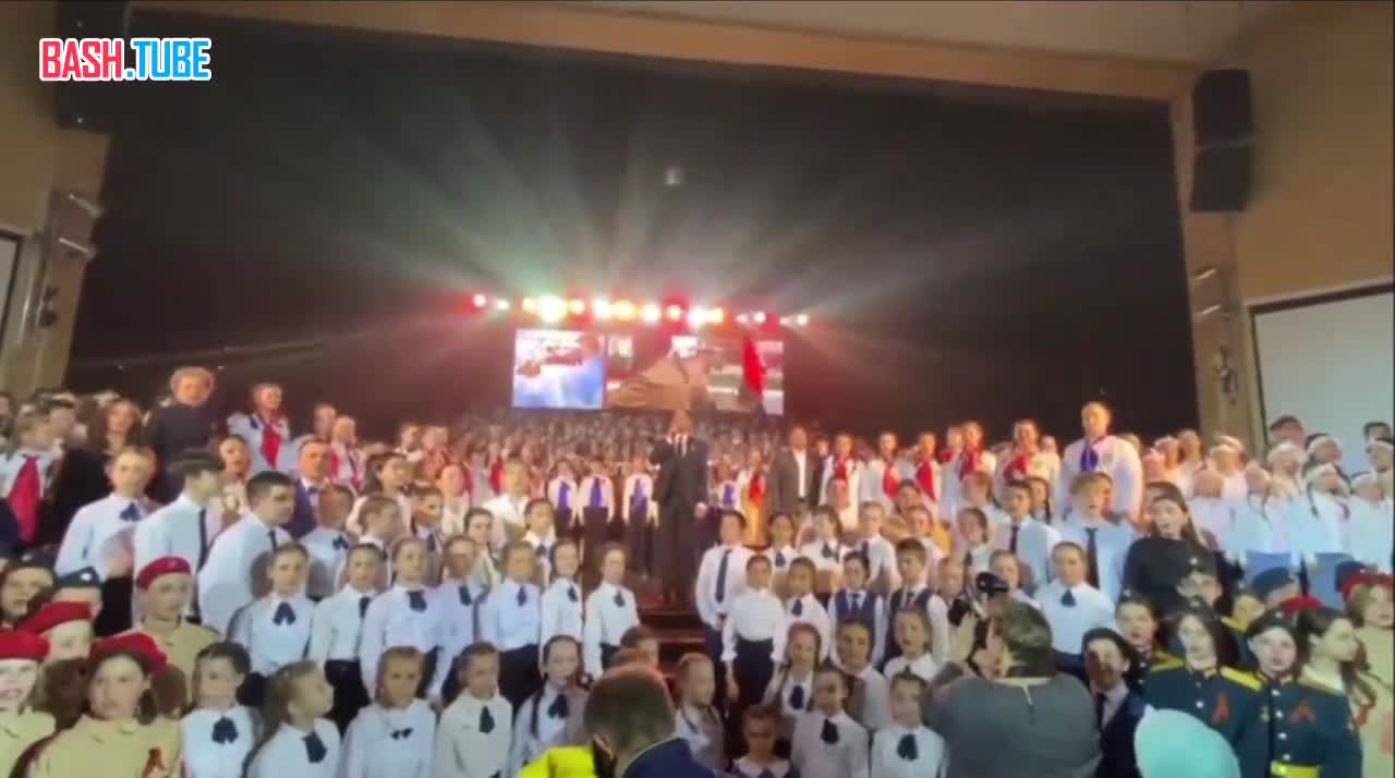 ⁣ В Зеленодольске в тысячу голосов исполнили «День Победы»